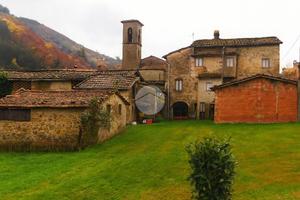 MULTILOCALE A CASTEL SAN NICCOLÒ