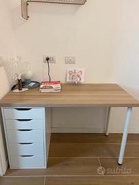 Scrivania IKEA