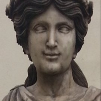 Statua in marmo bianco firmata