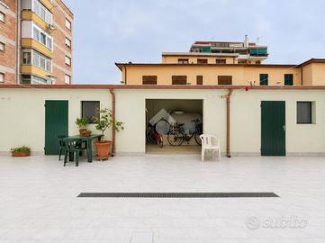 4 LOCALI A FOLLONICA