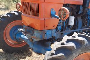 trattore fiat 650dt con trincia falc giraffa  a ma