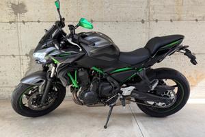 Kawasaki Z650 di aprile 2024 con soli 2.500 km