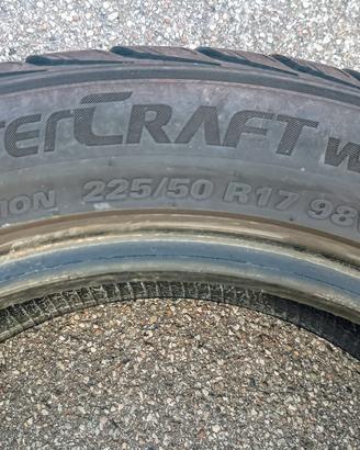Pneumatico invernale Kumho 225/50 R17  98V