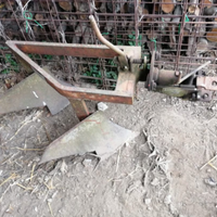 Aratri e paletta per trattore