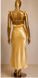 Splendido abito lungo color oro