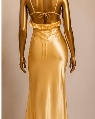 Splendido abito lungo color oro