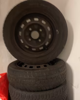 Gomme con cerchi in ferro 155/65 R13 invernali
