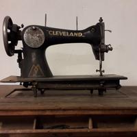 Macchina da cucire Clevelad vintage con mobile