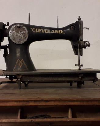 Macchina da cucire Clevelad vintage con mobile