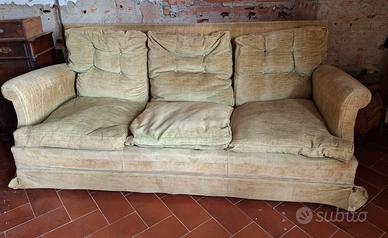 Divano e 2 poltrone in velluto verde