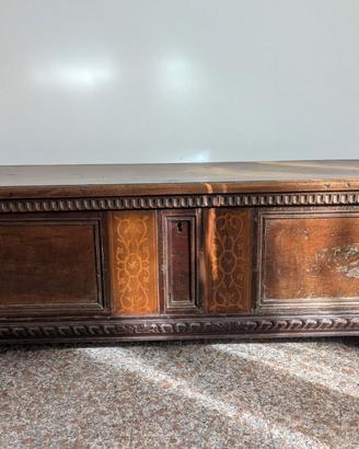 Cassapanca in noce - oggetto di antiquariato