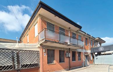 Bilocale con balcone al primo piano