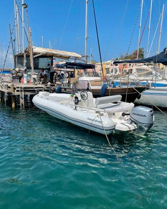 Marlin 540 + posto pontile porto Pozzuoli
