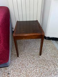 Comodino in legno
