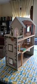 Casa delle bambole in legno 