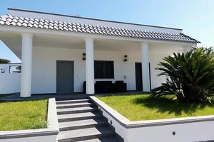 Villa Singola con Piscina e Giardino - Licola