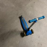 Monopattino GLOBBER luci