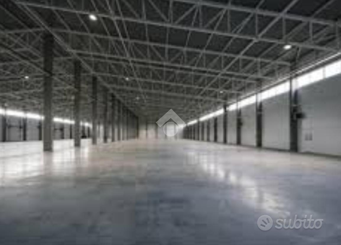 MAGAZZINO A PISTOIA
