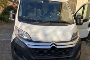 Furgone Citroen Jumper.