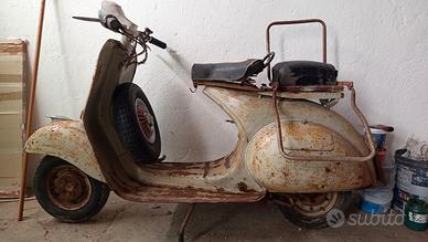 Piaggio Vespa del 1956 conservata 