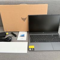 1TB Full HD Notebook Ryzen 7 Ram 16GB. In Garanzia