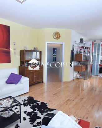 Rif.SW185- appartamento ind. trilocale