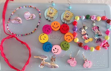 Set 4 braccialetti bambina con perline smile
