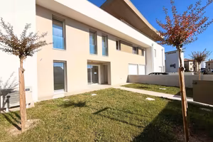 Casa indipendente di 120 m² con più di 5 locali e 