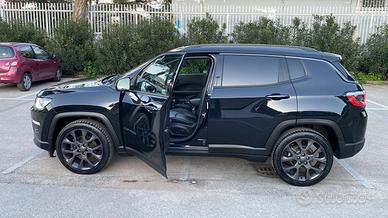 Jeep compass  1.3 benzina  turbo total black