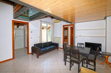 Attico / Mansarda di 71 m² con 3 locali a Bologna