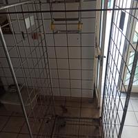 scaffale   con due sponde e ruote 