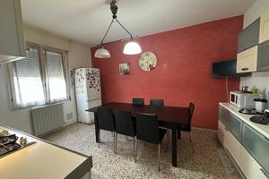 Appartamento di 176 m² con più di 5 locali e box a