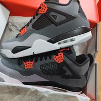 Jordan 4 e dunk low in blocco 