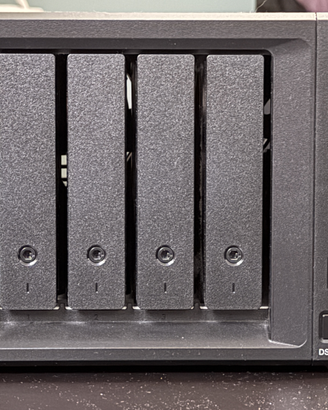 NAS Synology DS918+ - 4 bay, 8GB RAM, senza dischi