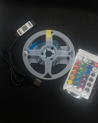 Kit LED RGB Da 2 metri con telecomando in omaggio!