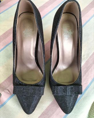 SCARPE A DECOLLETE NERE BRILLANTATE N.38 ME-ME