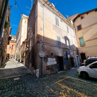 Adiac. Corso Pierluigi, appartamento al p.secondo