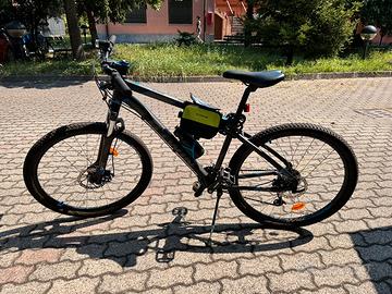 Bicicletta Mtb Rockrider 520 colore nero e blu