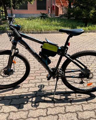 Bicicletta Mtb Rockrider 520 colore nero e blu