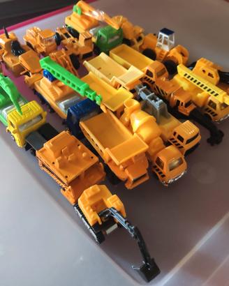 Lotto macchinine auto costruzioni 20 pezzi diversi