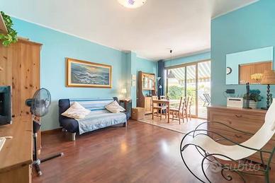 DIVANOLETTO MATRIMONIALE