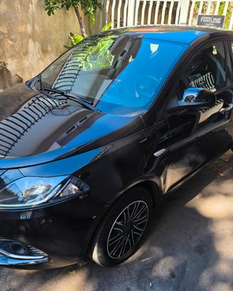 Lancia Ypsilon 1.0 FireFly 5 porte S&S Hybrid Gold