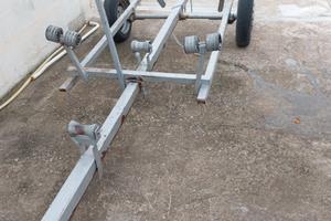 Carrello rimorchio barca