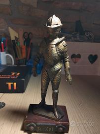 statua di un cavaliere 