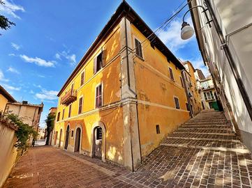 6 LOCALI A SIGILLO