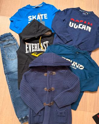 Lotto abbigliamento bambino 9 anni