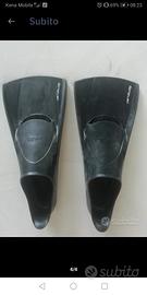 pinne e accessori per nuoto