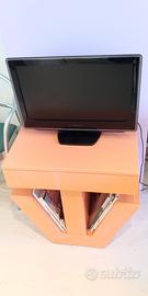 TV Toshiba 22DV665DG con lettore DVD integrato.