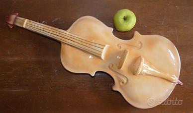 violino in ceramica decorato a mano