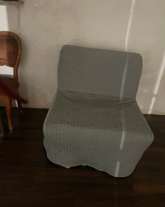 Mobilio vario cassapanca in legno e mobile medio